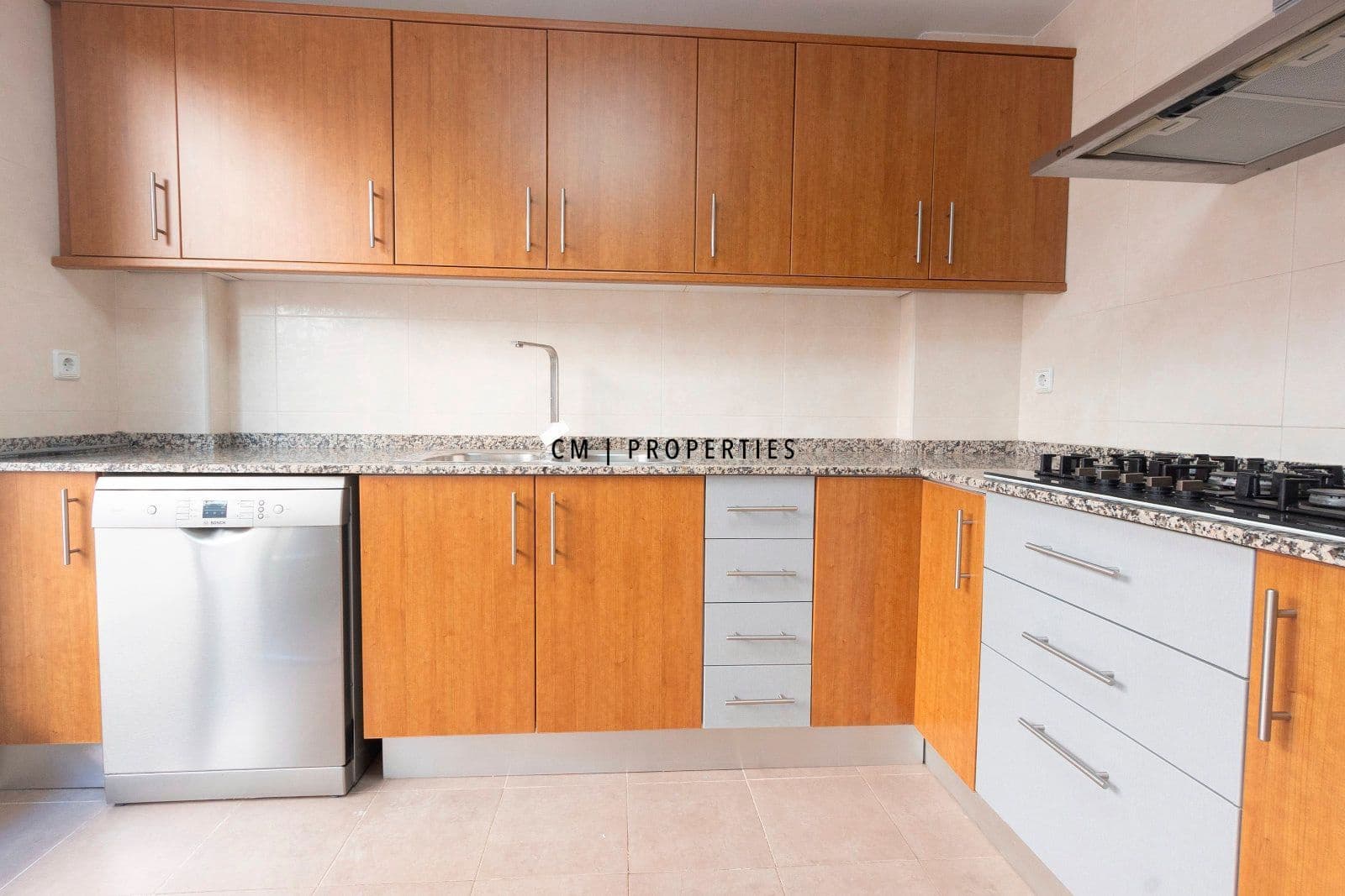 4 soveværelse Lejlighed til salg i Moncada med garage - € 550.000 (Ref: 9378389)