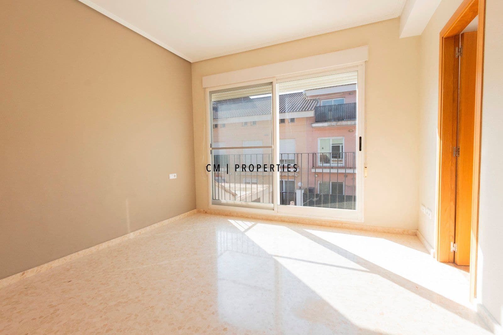 4 soveværelse Lejlighed til salg i Moncada med garage - € 550.000 (Ref: 9378389)