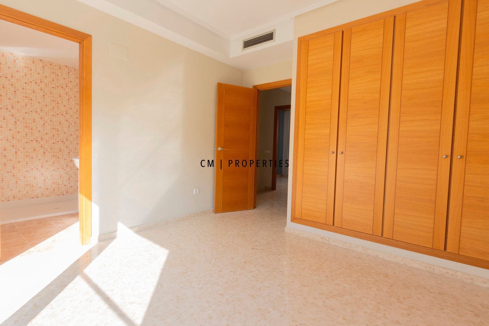 4 soveværelse Lejlighed til salg i Moncada med garage - € 550.000 (Ref: 9378389)