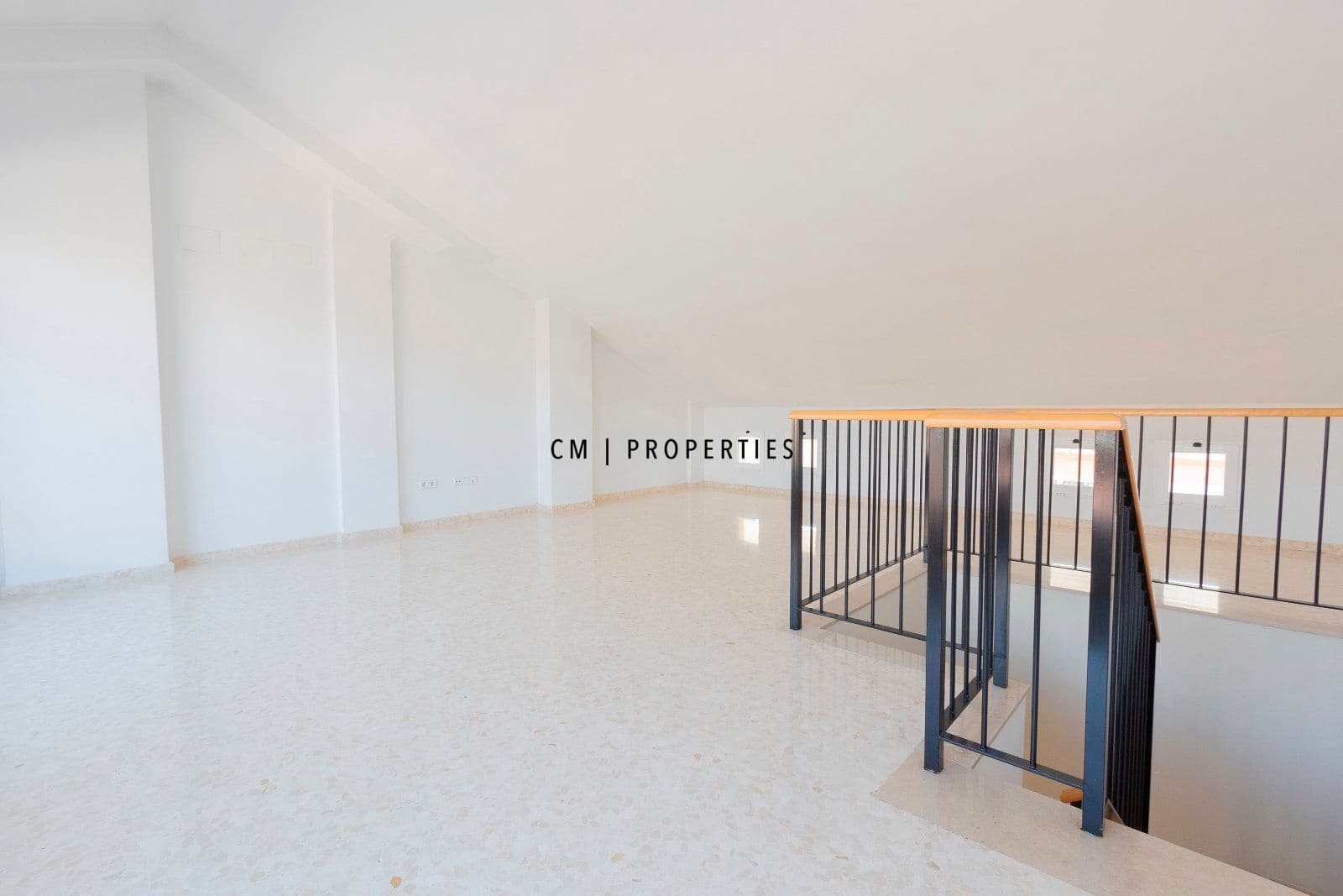 4 soveværelse Lejlighed til salg i Moncada med garage - € 550.000 (Ref: 9378389)