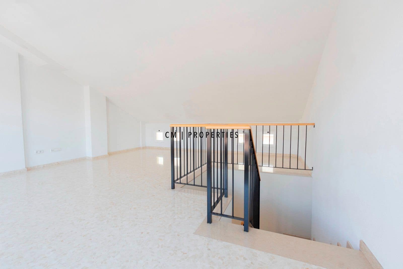 4 soveværelse Lejlighed til salg i Moncada med garage - € 550.000 (Ref: 9378389)