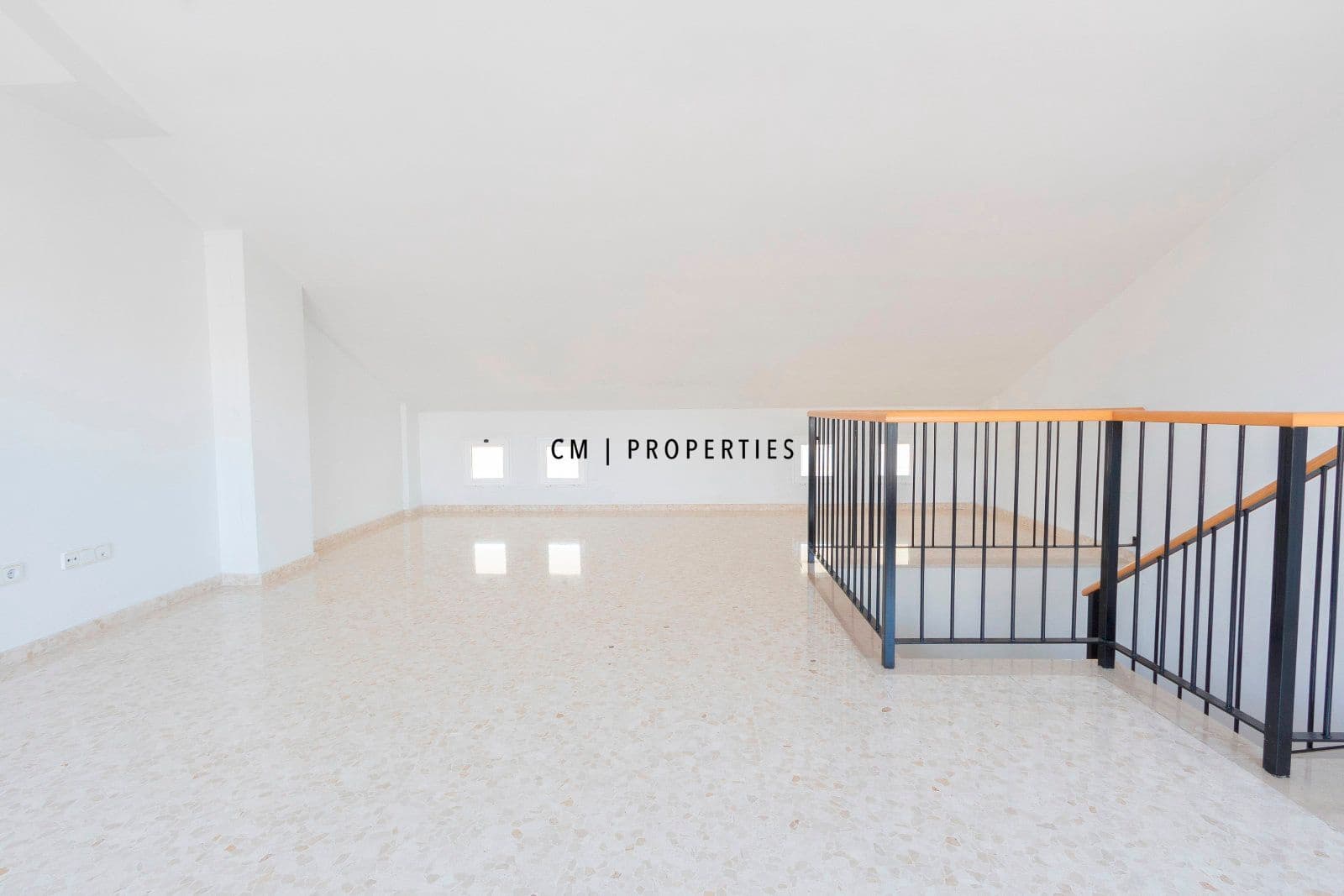 4 soveværelse Lejlighed til salg i Moncada med garage - € 550.000 (Ref: 9378389)