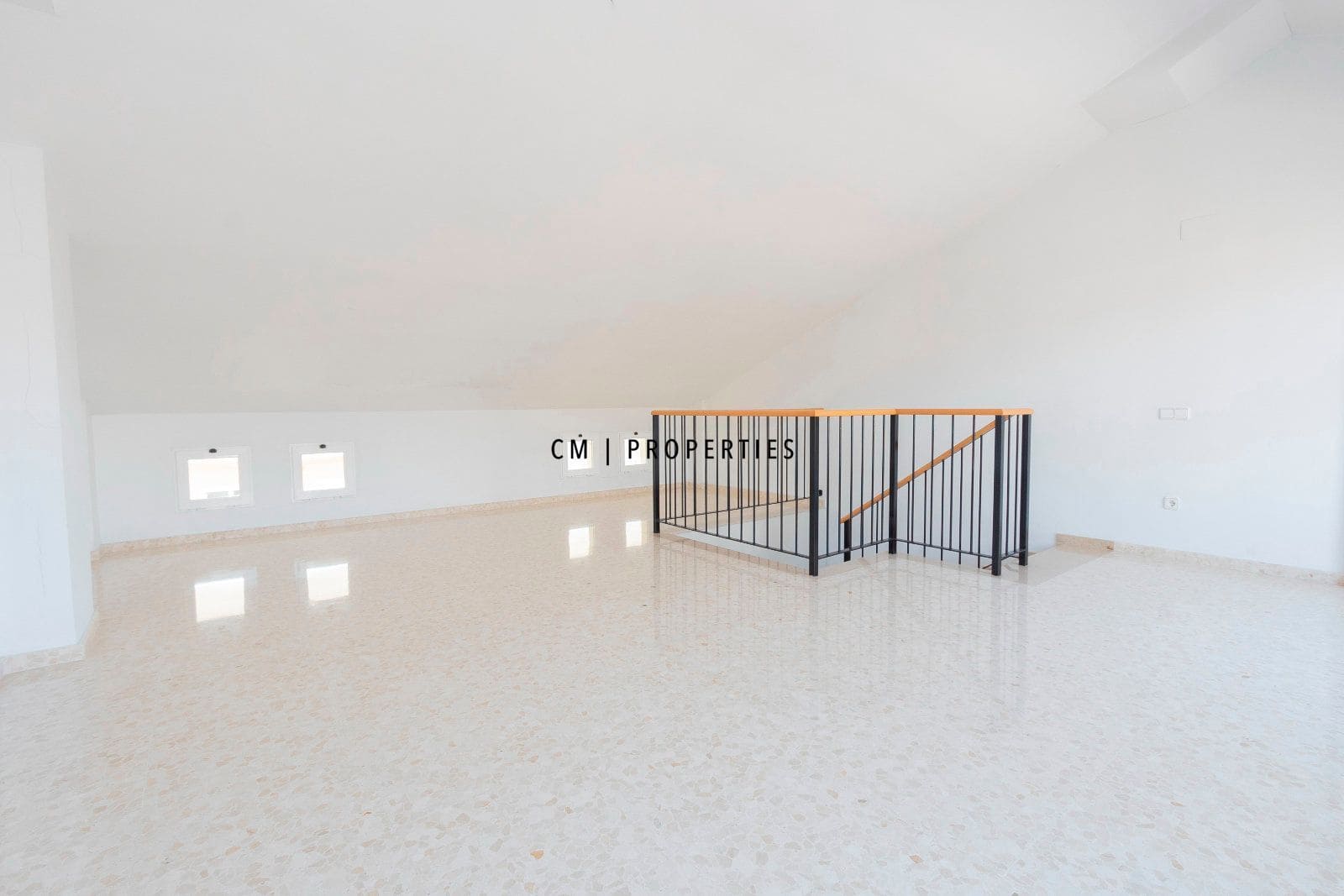 4 soveværelse Lejlighed til salg i Moncada med garage - € 550.000 (Ref: 9378389)