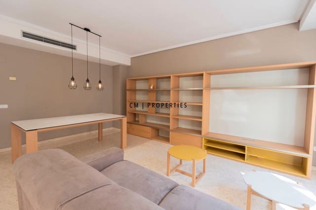 4 soveværelse Lejlighed til salg i Moncada med garage - € 550.000 (Ref: 9378389)