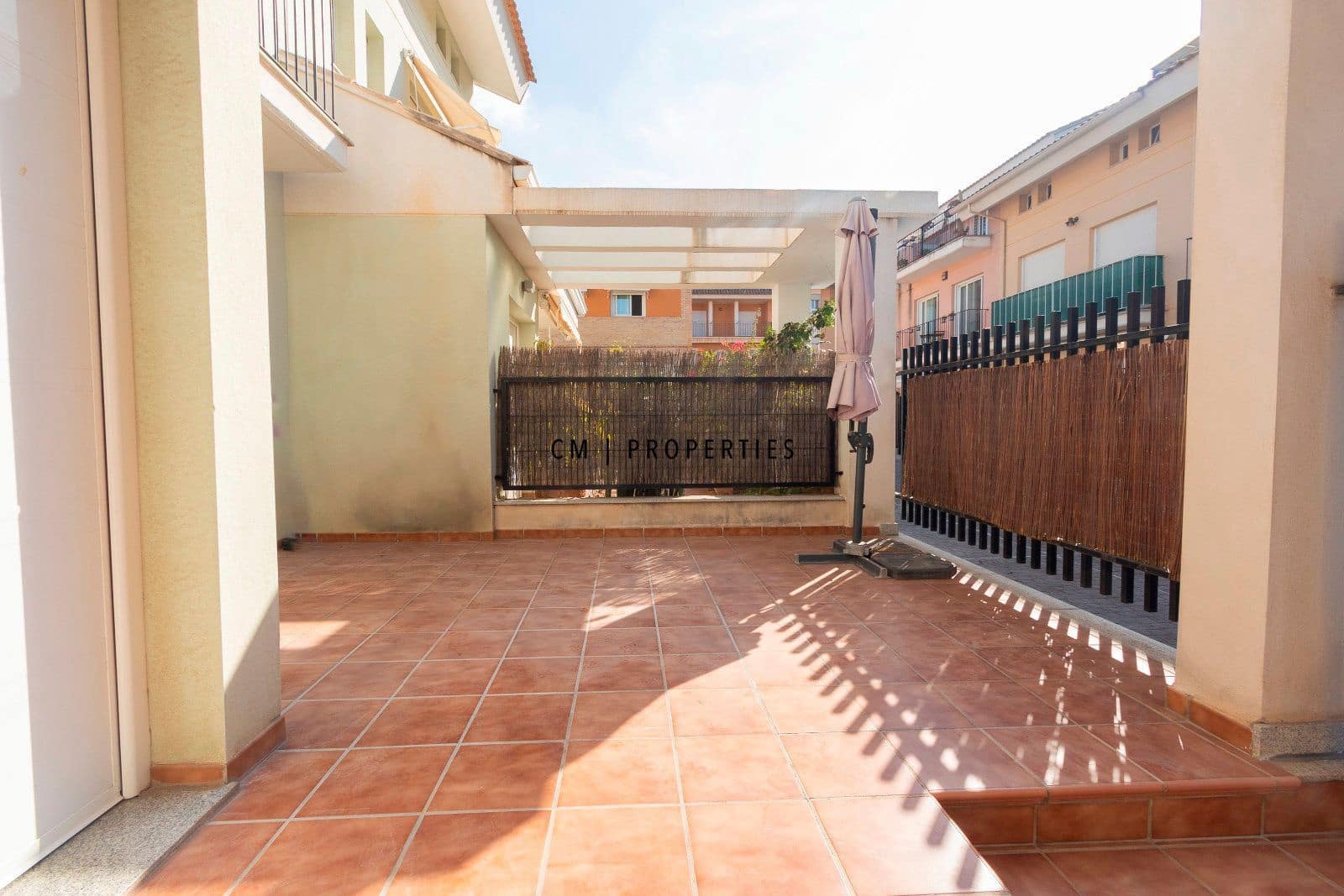 4 soveværelse Lejlighed til salg i Moncada med garage - € 550.000 (Ref: 9378389)