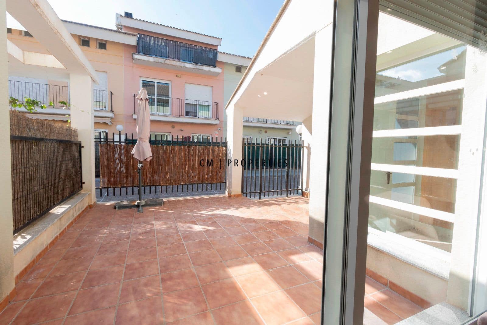 4 soveværelse Lejlighed til salg i Moncada med garage - € 550.000 (Ref: 9378389)