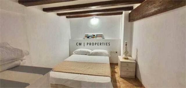 2 bedroom Villa for sale in Sant Francesc, Valencia city - € 440,000 (Ref: 9378390)