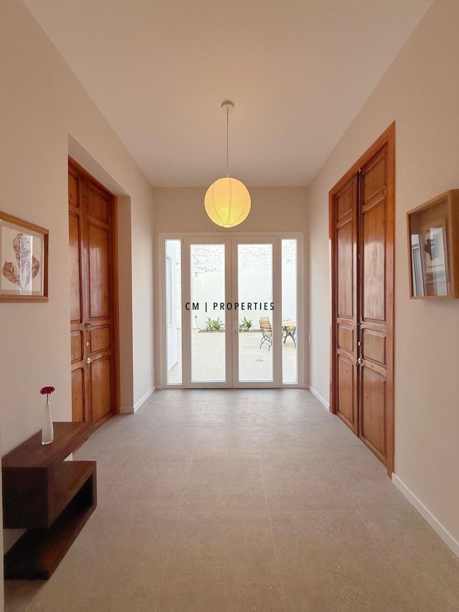 3 soverom Villa til leie i Moncada - € 1 800 (Ref: 9383826)