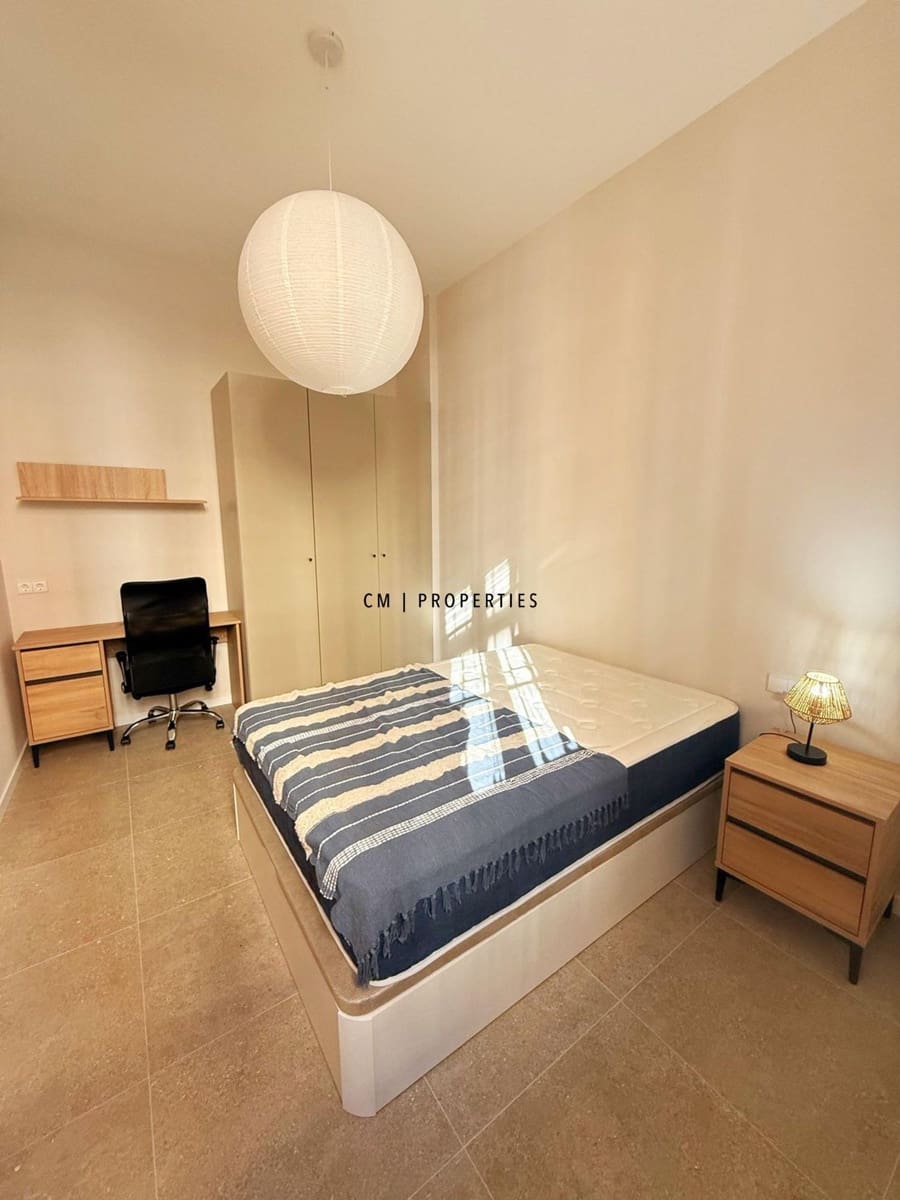 3 soverom Villa til leie i Moncada - € 1 800 (Ref: 9383826)