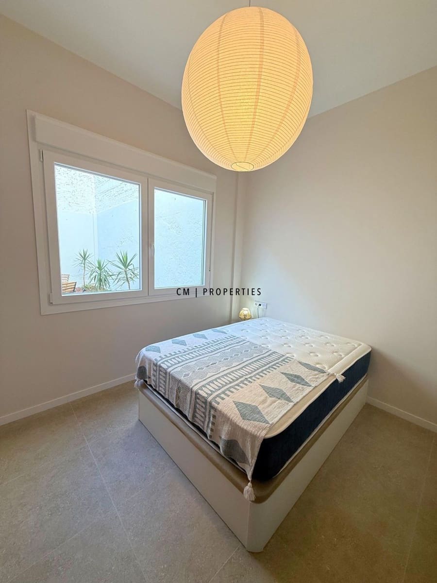 3 soverom Villa til leie i Moncada - € 1 800 (Ref: 9383826)