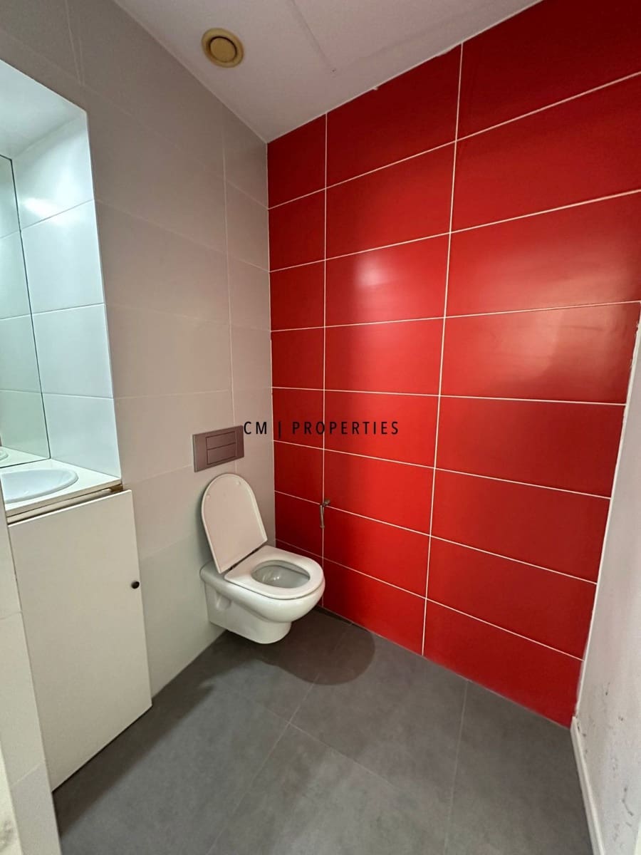 Commercieel te huur in Valencia stad - € 1.600 (Ref: 9386743)