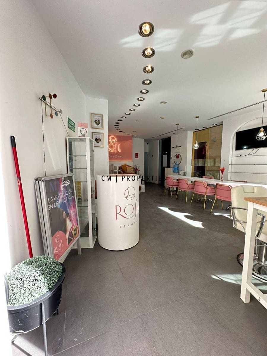 Commercieel te huur in Valencia stad - € 1.600 (Ref: 9386743)