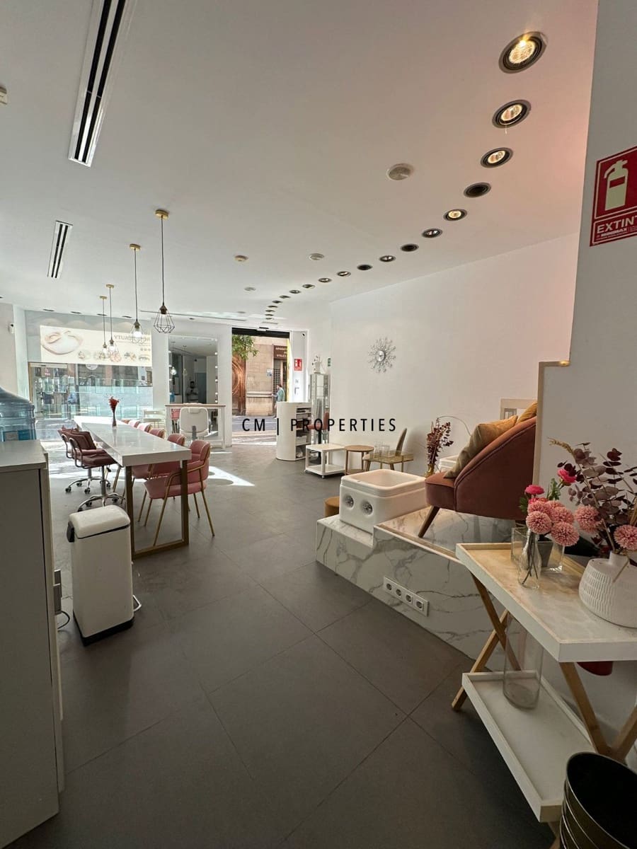 Commercieel te huur in Valencia stad - € 1.600 (Ref: 9386743)