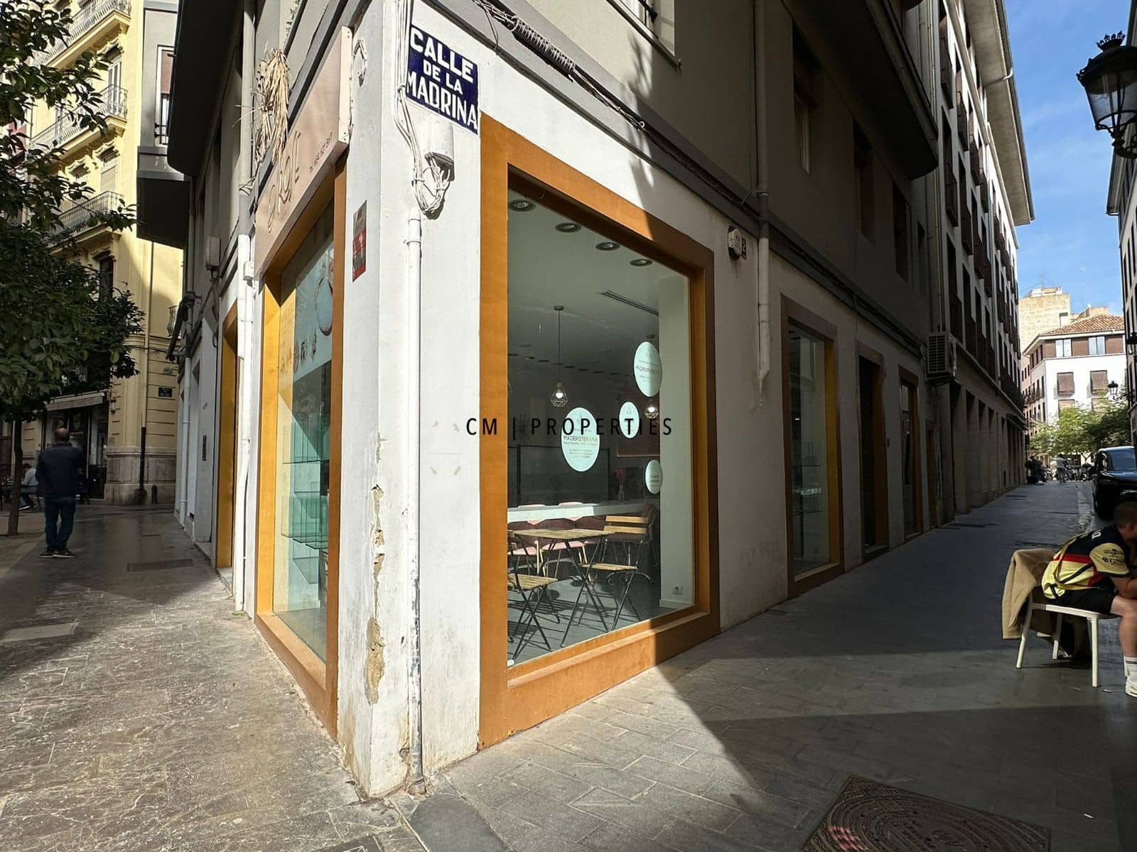 Commercieel te huur in Valencia stad - € 1.600 (Ref: 9386743)