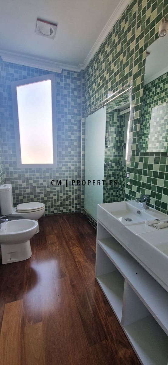 7 soverom Villa til salgs i Paterna med svømmebasseng garasje - € 1 000 000 (Ref: 9388494)