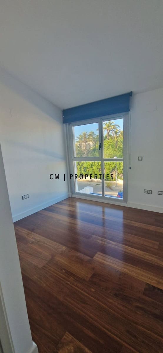 7 soverom Villa til salgs i Paterna med svømmebasseng garasje - € 1 000 000 (Ref: 9388494)