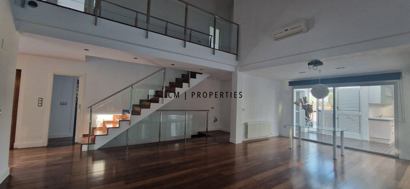 7 soverom Villa til salgs i Paterna med svømmebasseng garasje - € 1 000 000 (Ref: 9388494)