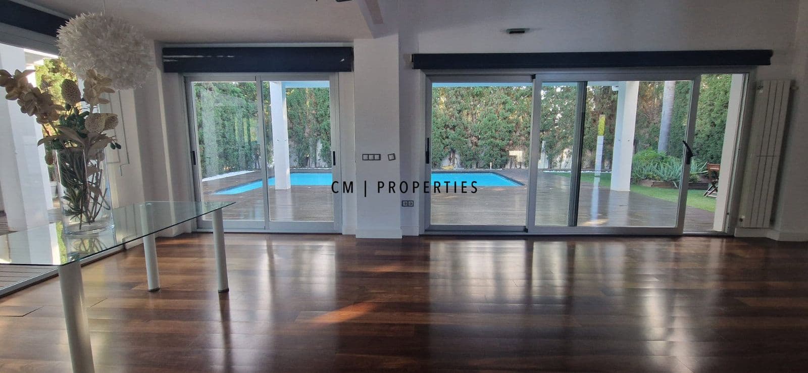 7 soverom Villa til salgs i Paterna med svømmebasseng garasje - € 1 000 000 (Ref: 9388494)