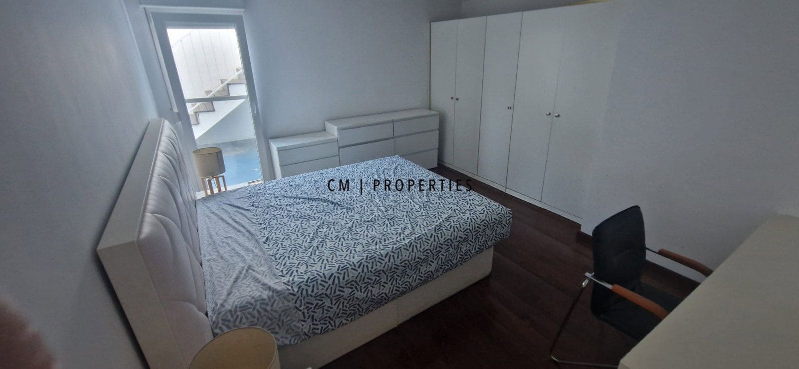 7 soverom Villa til salgs i Paterna med svømmebasseng garasje - € 1 000 000 (Ref: 9388494)