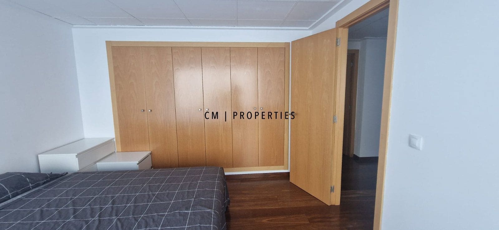 7 soverom Villa til salgs i Paterna med svømmebasseng garasje - € 1 000 000 (Ref: 9388494)