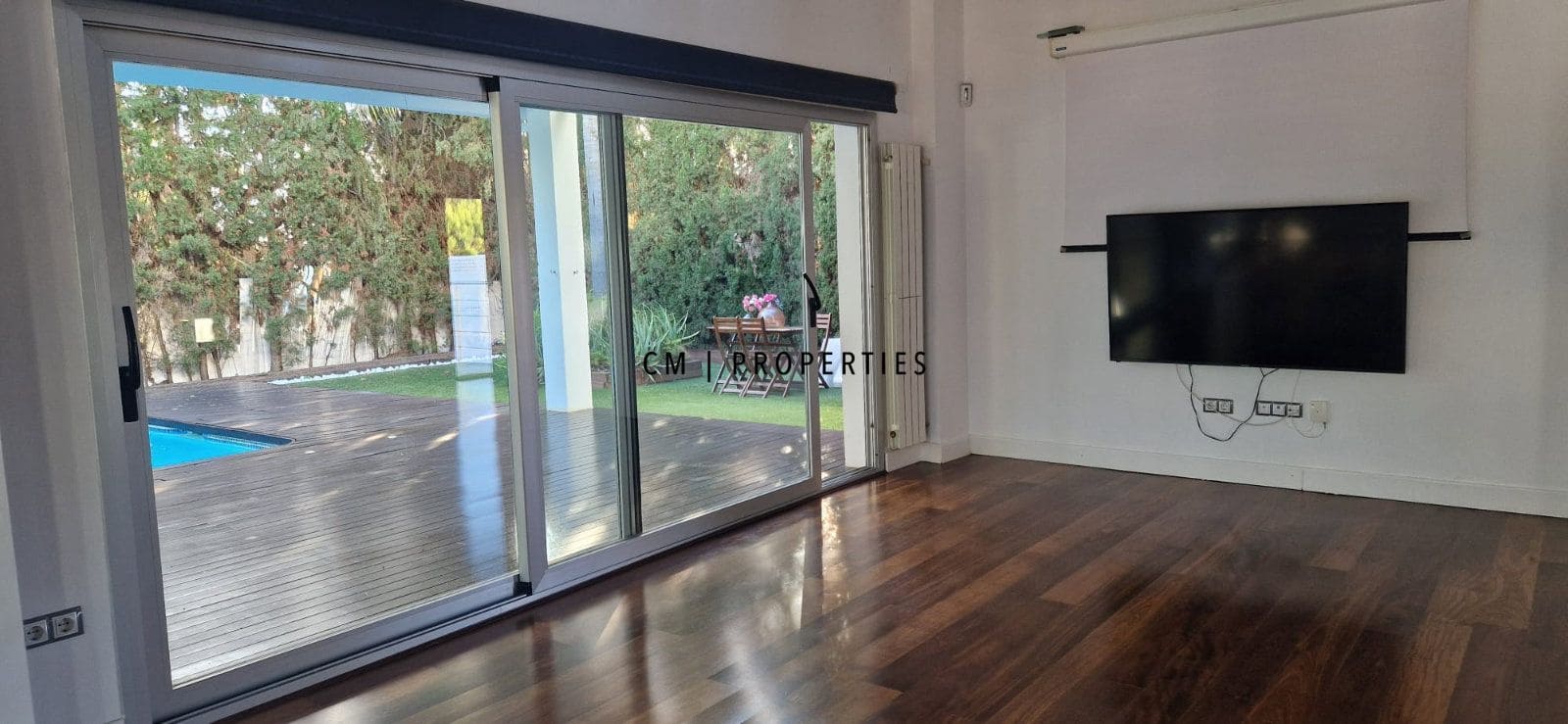 7 soverom Villa til salgs i Paterna med svømmebasseng garasje - € 1 000 000 (Ref: 9388494)