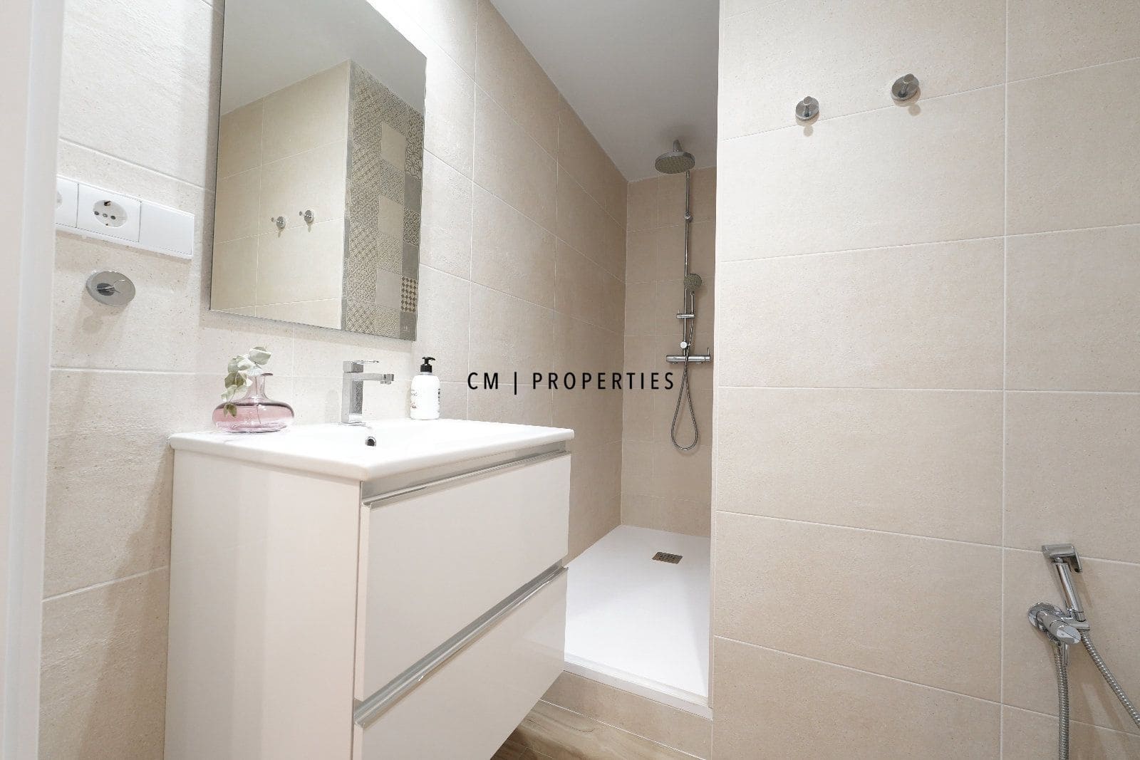 1 sovrum Lägenhet att hyra i Valencia stad - 1 150 € (Ref: 9400049)