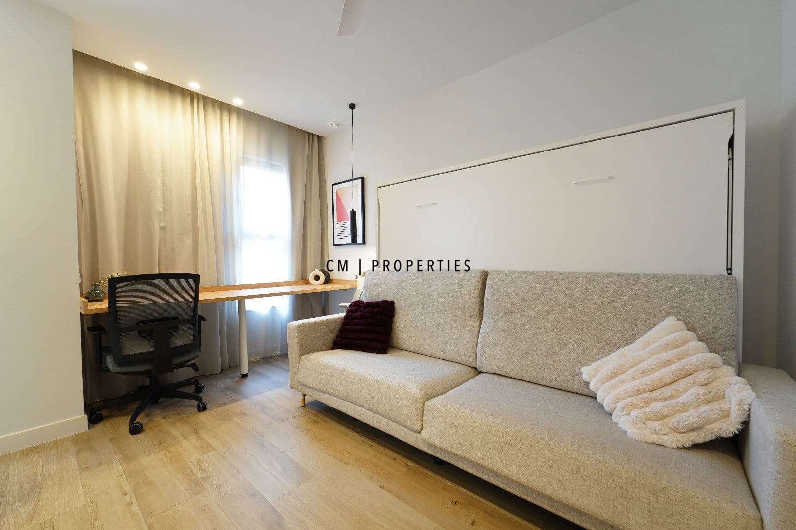 Flat for rent in Valencia city - € 850 (Ref: 9400050)
