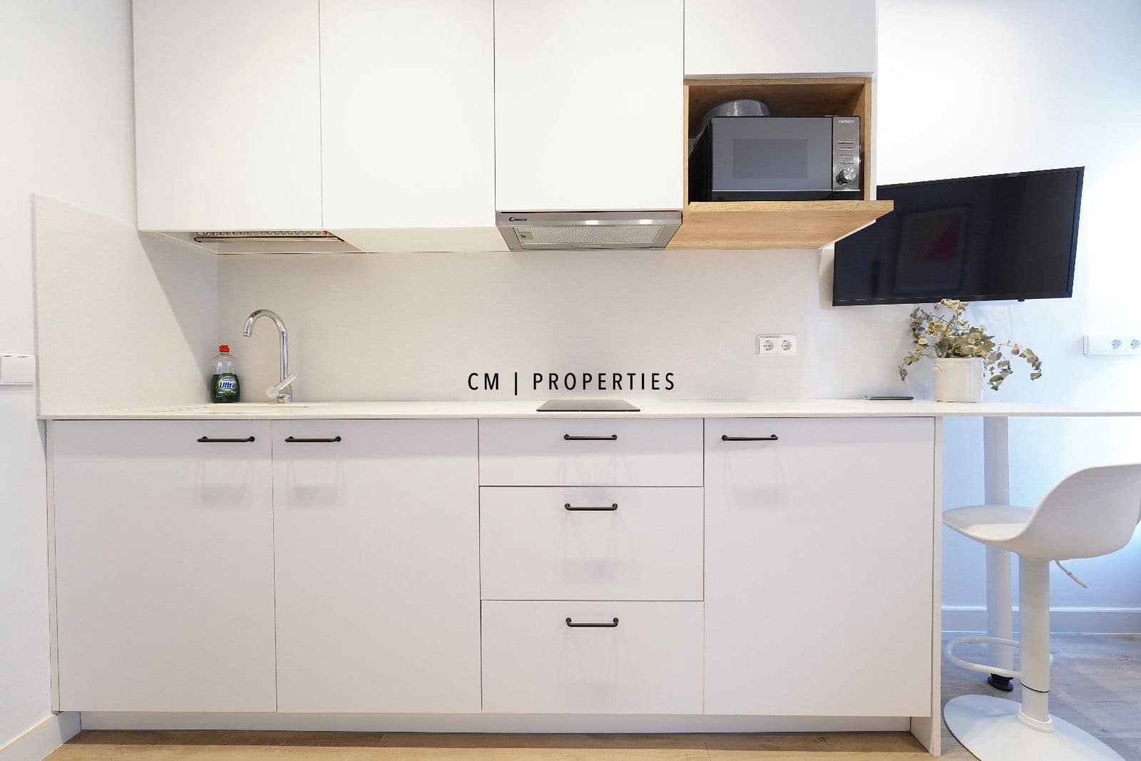 Flat for rent in Valencia city - € 850 (Ref: 9400050)