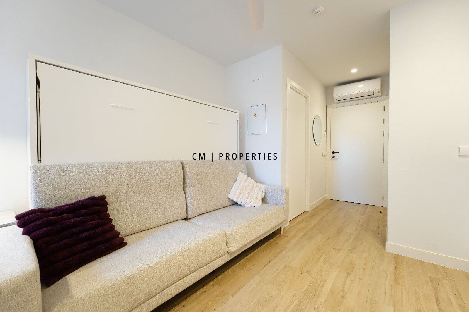 Flat for rent in Valencia city - € 850 (Ref: 9400050)