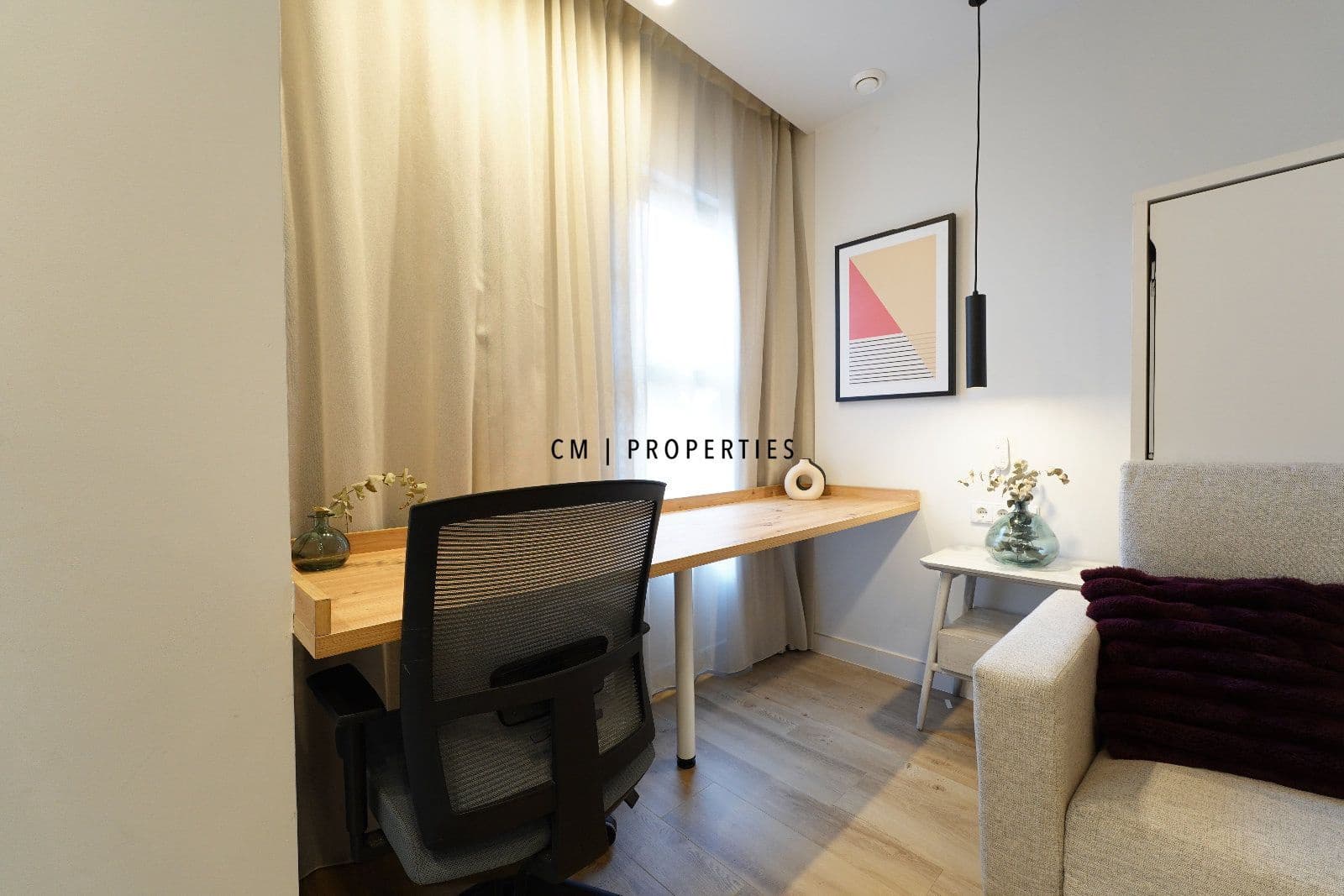 Flat for rent in Valencia city - € 850 (Ref: 9400050)