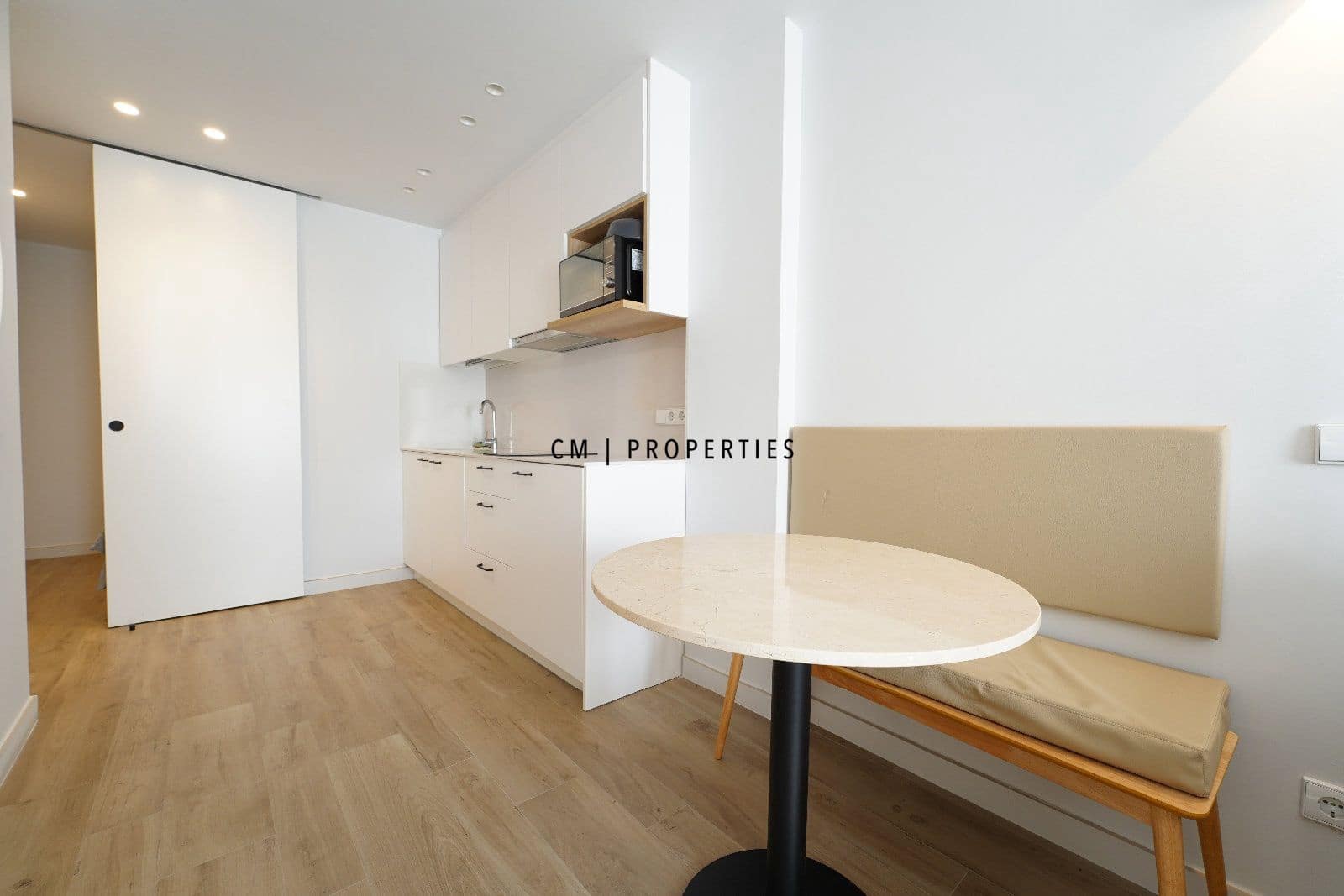 1 slaapkamer Flat te huur in Valencia stad - € 1.150 (Ref: 9400051)