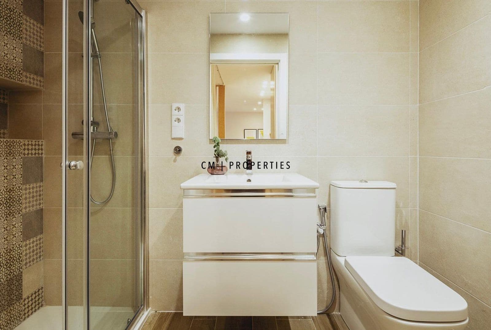 1 slaapkamer Flat te huur in Valencia stad - € 1.200 (Ref: 9400148)