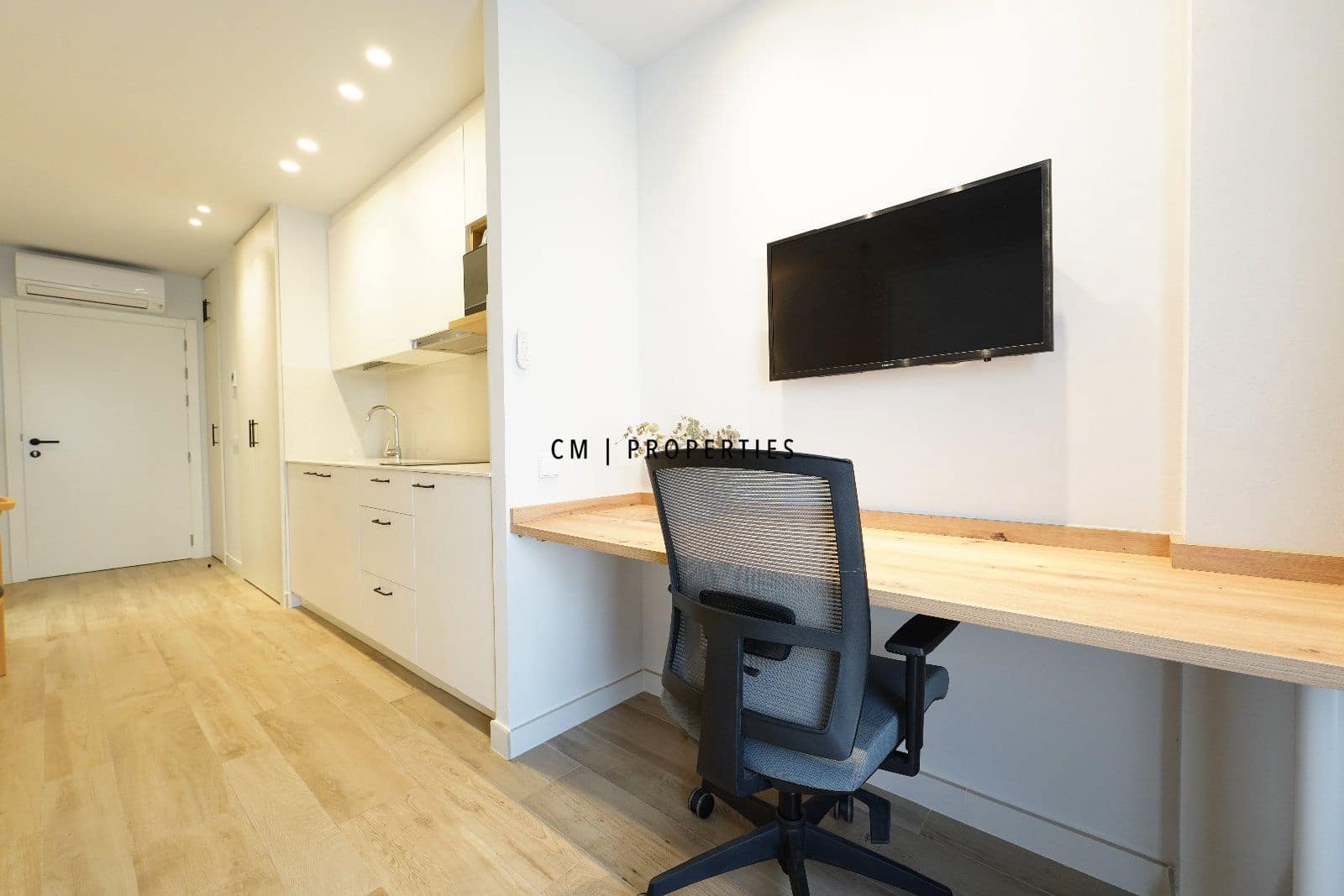 Flat te huur in Valencia stad - € 900 (Ref: 9400149)