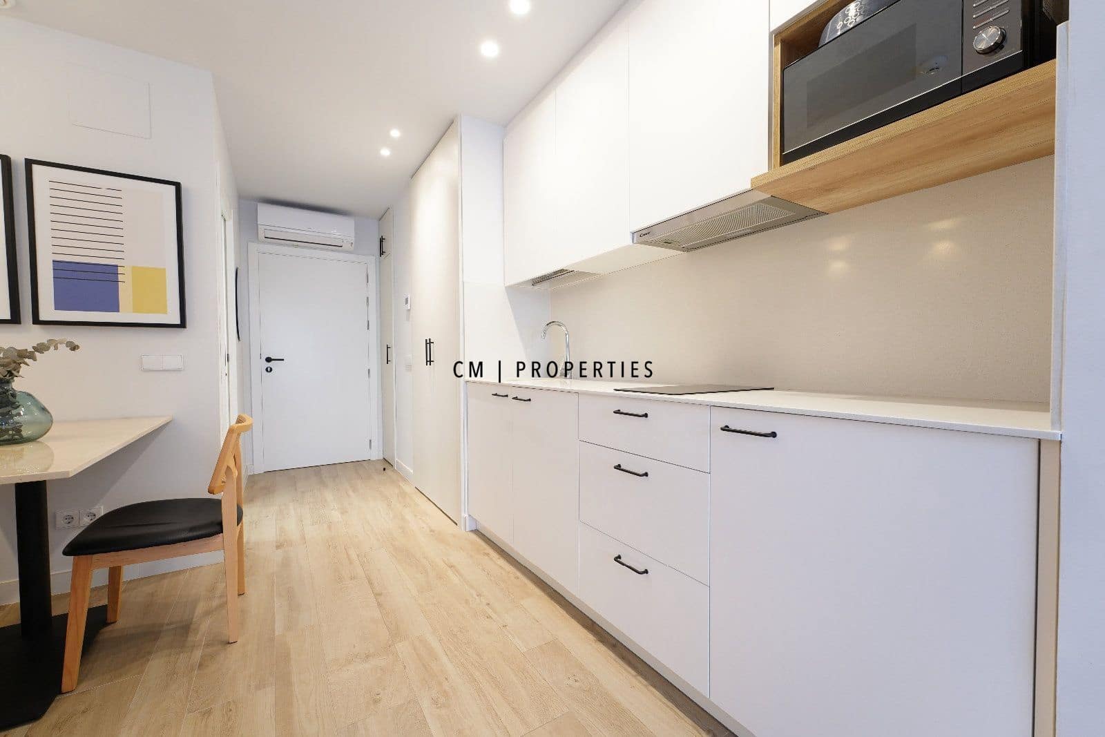 Flat te huur in Valencia stad - € 900 (Ref: 9400149)