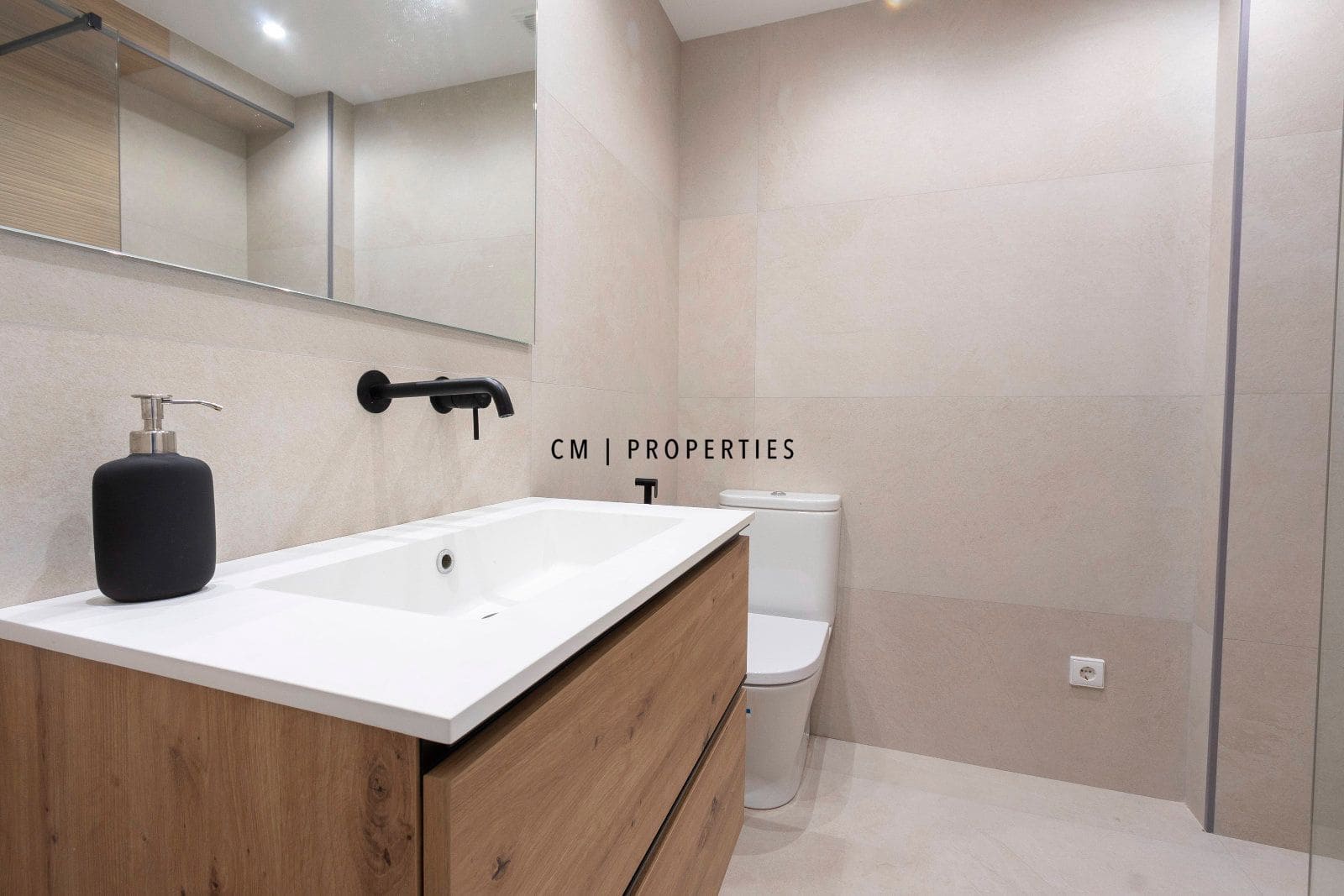 4 camera da letto Appartamento da affittare in Valencia citta con garage - 2.000 € (Rif: 9402574)