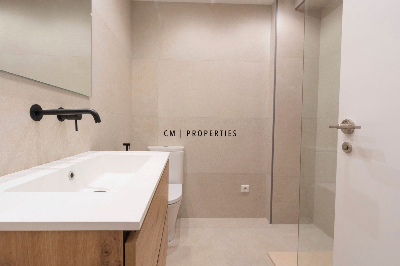 4 camera da letto Appartamento da affittare in Valencia citta con garage - 2.000 € (Rif: 9402574)