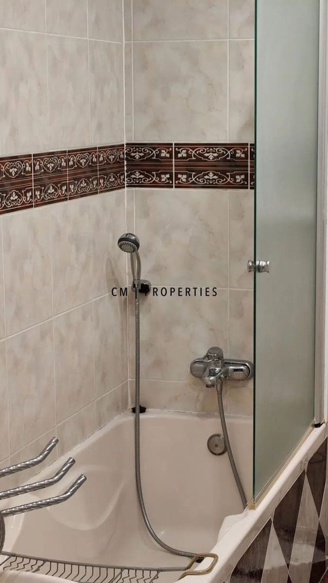 4 makuuhuone Asunto vuokrattavana paikassa Valencia kaupunki - 1 600 € (Ref: 9402747)