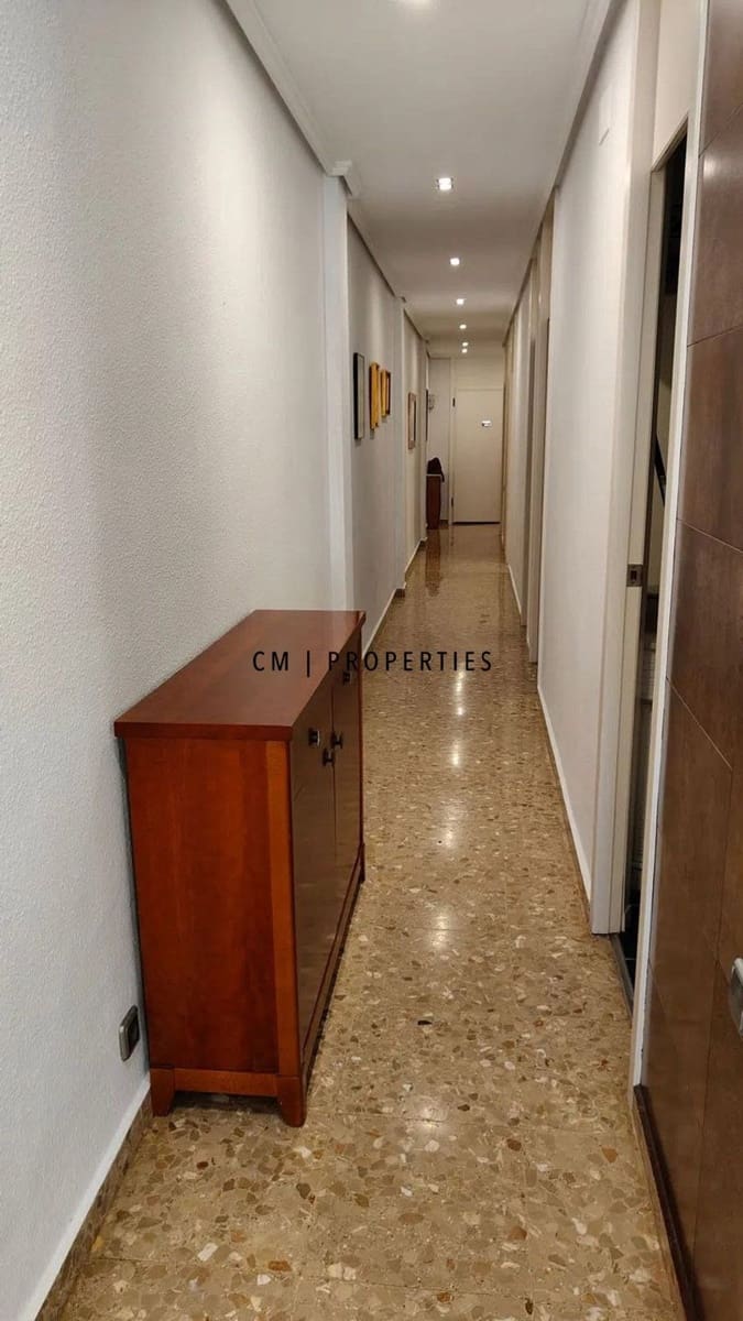 4 makuuhuone Asunto vuokrattavana paikassa Valencia kaupunki - 1 600 € (Ref: 9402747)