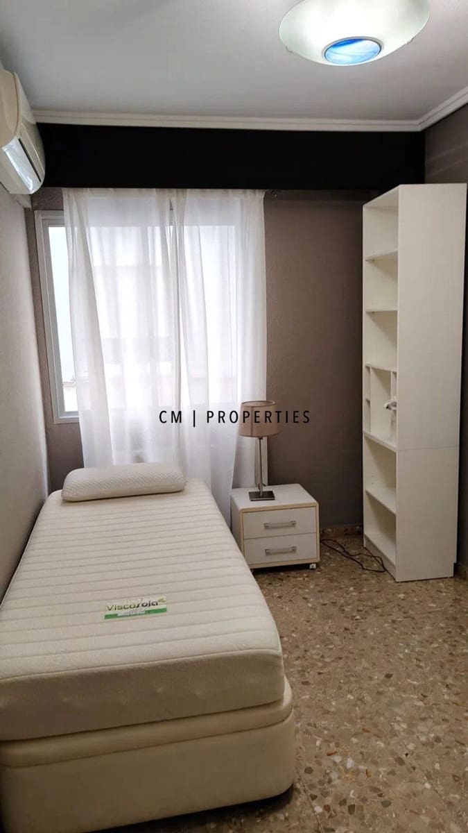 4 makuuhuone Asunto vuokrattavana paikassa Valencia kaupunki - 1 600 € (Ref: 9402747)