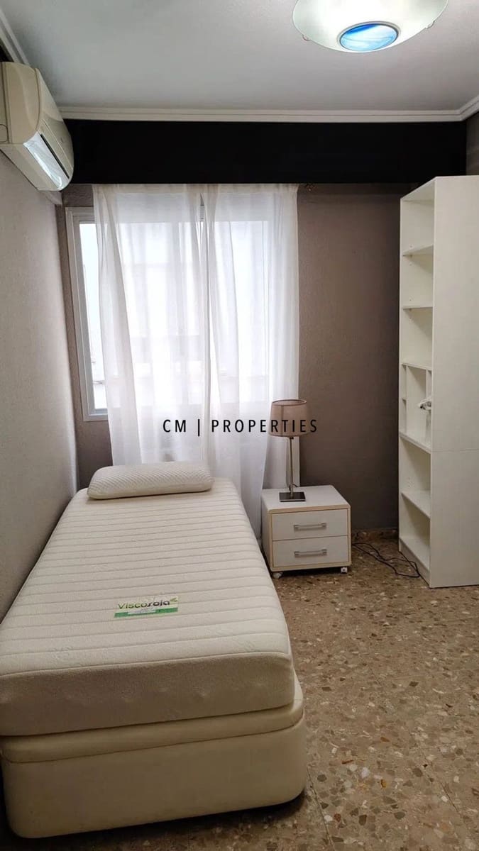 4 makuuhuone Asunto vuokrattavana paikassa Valencia kaupunki - 1 600 € (Ref: 9402747)