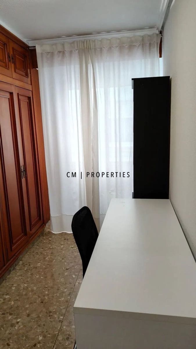 4 makuuhuone Asunto vuokrattavana paikassa Valencia kaupunki - 1 600 € (Ref: 9402747)