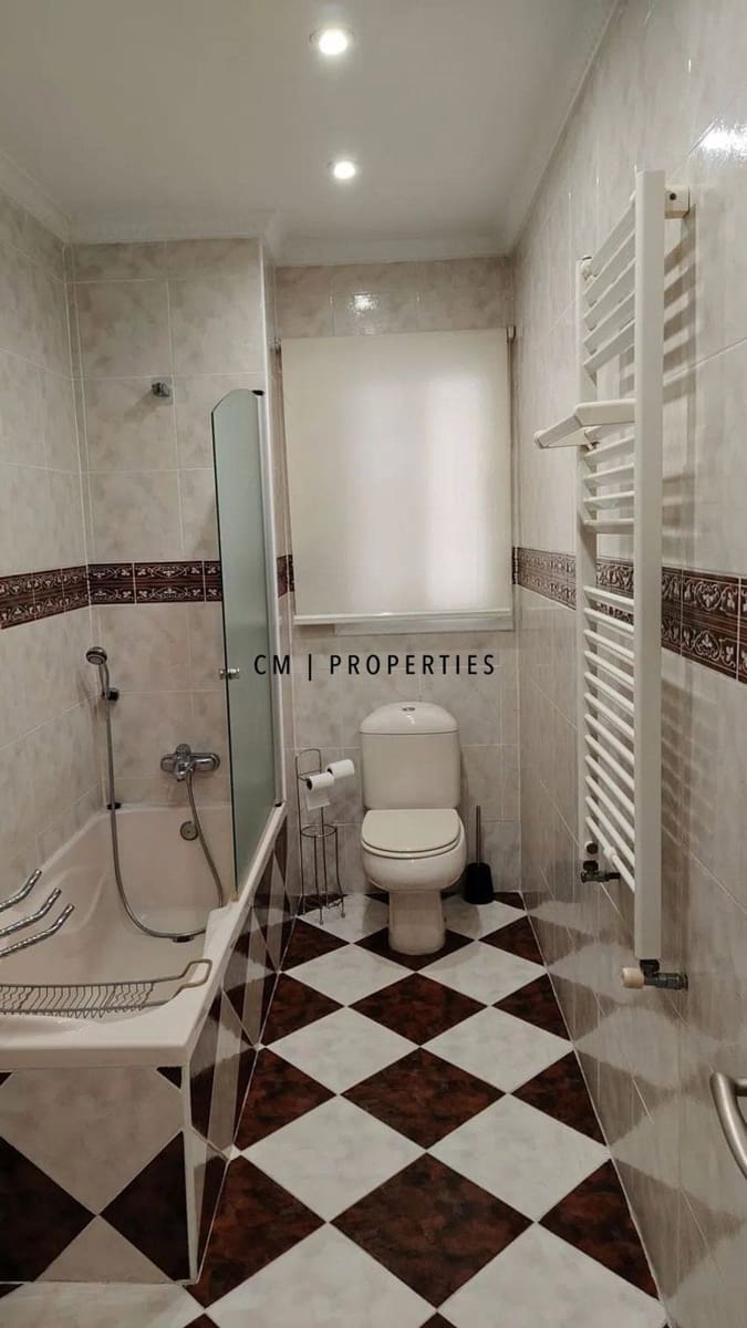 4 makuuhuone Asunto vuokrattavana paikassa Valencia kaupunki - 1 600 € (Ref: 9402747)