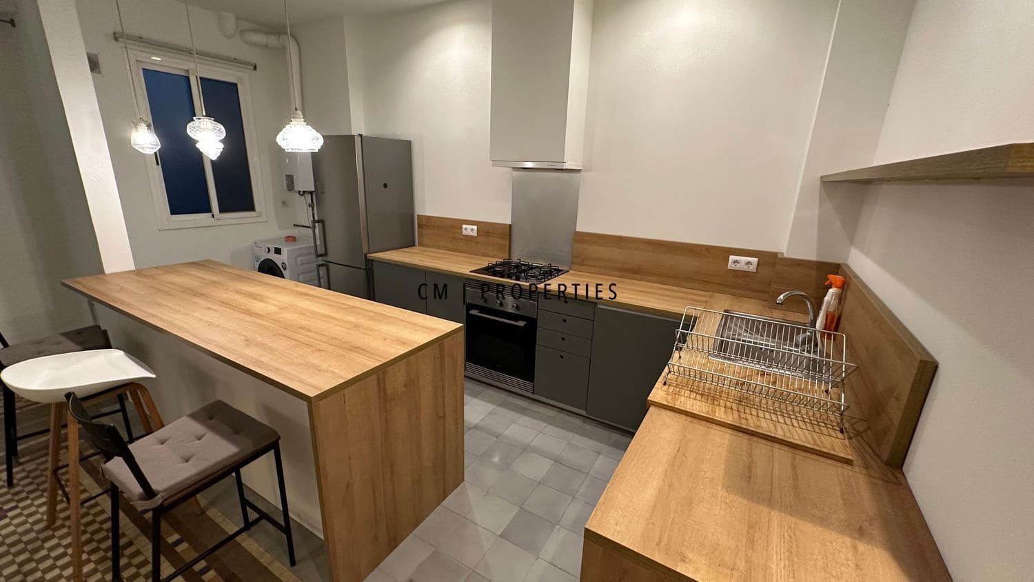 3 slaapkamer Flat te huur in Valencia stad - € 1.600 (Ref: 9403382)