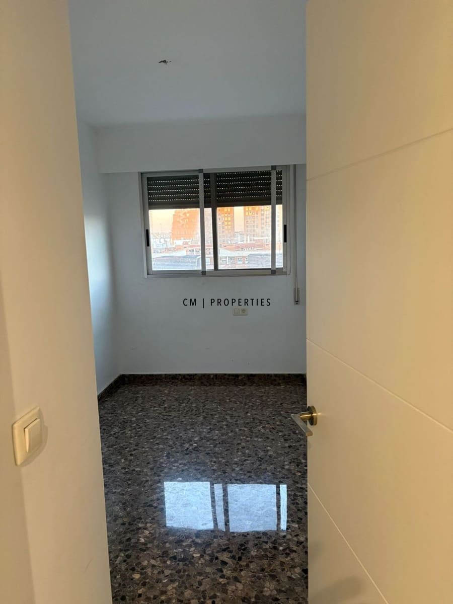 4 sypialnia Mieszkanie do wynajęcia w Miasto Walencja z basenem garażem - 1 600 € (Ref: 9403621)