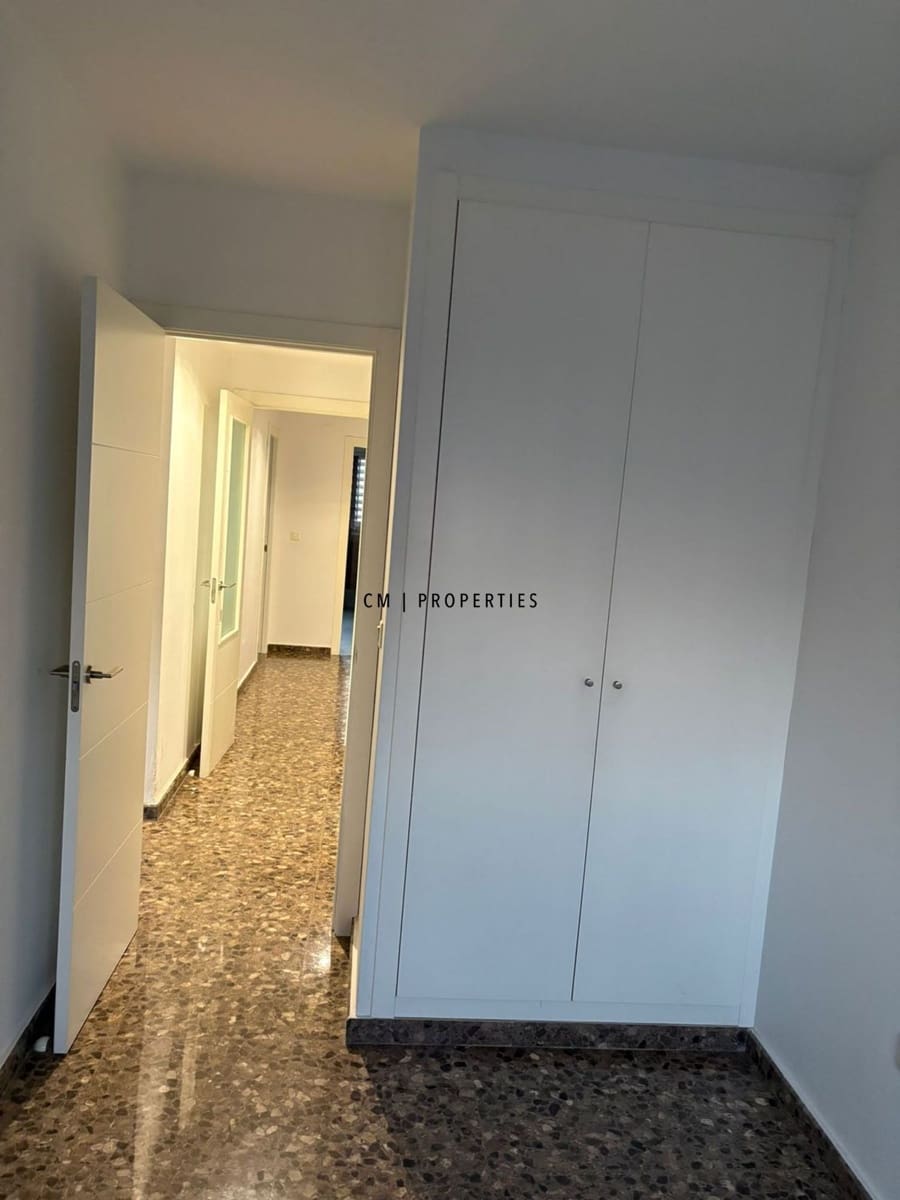 4 sypialnia Mieszkanie do wynajęcia w Miasto Walencja z basenem garażem - 1 600 € (Ref: 9403621)