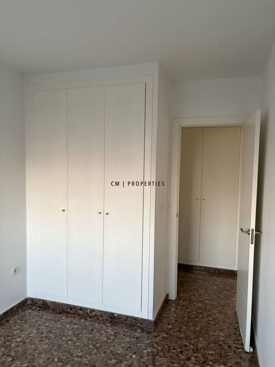 4 sypialnia Mieszkanie do wynajęcia w Miasto Walencja z basenem garażem - 1 600 € (Ref: 9403621)