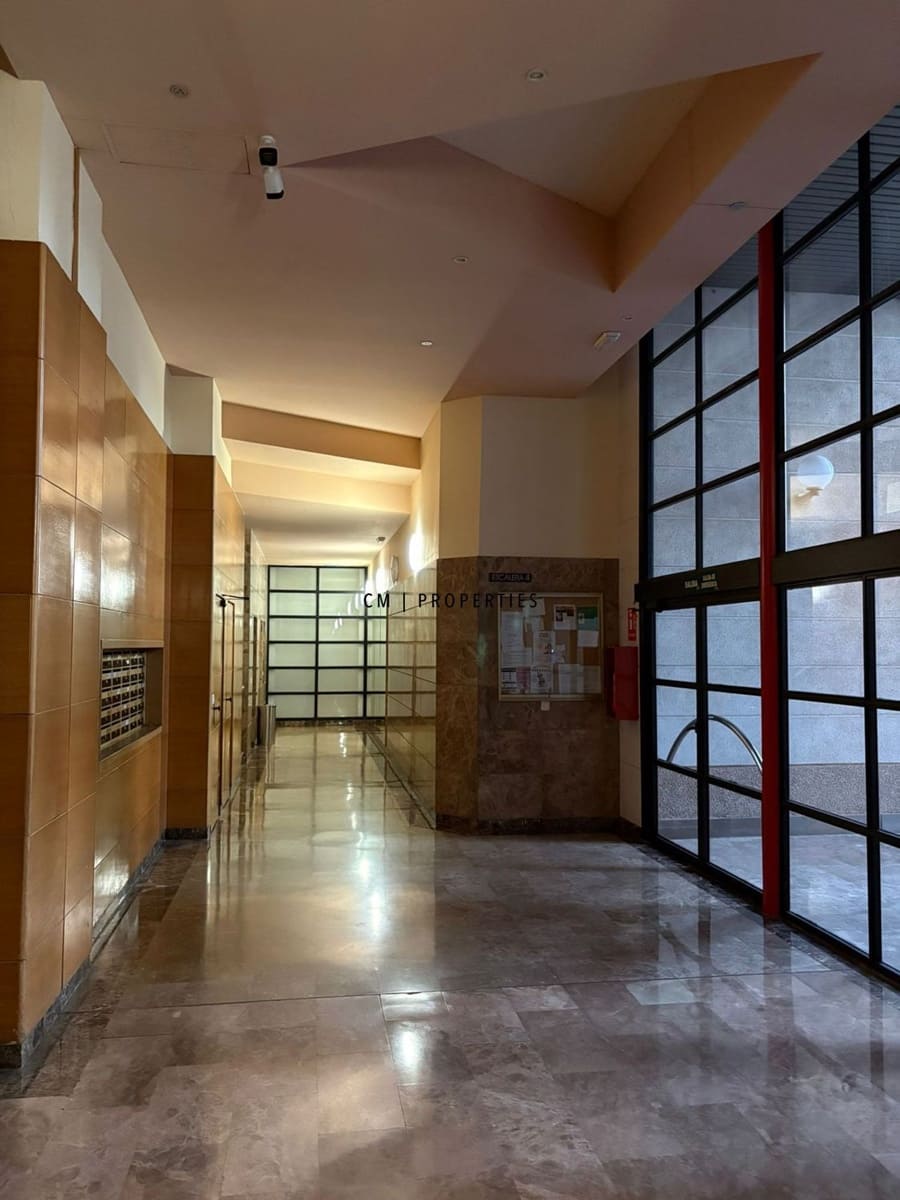 4 sypialnia Mieszkanie do wynajęcia w Miasto Walencja z basenem garażem - 1 600 € (Ref: 9403621)