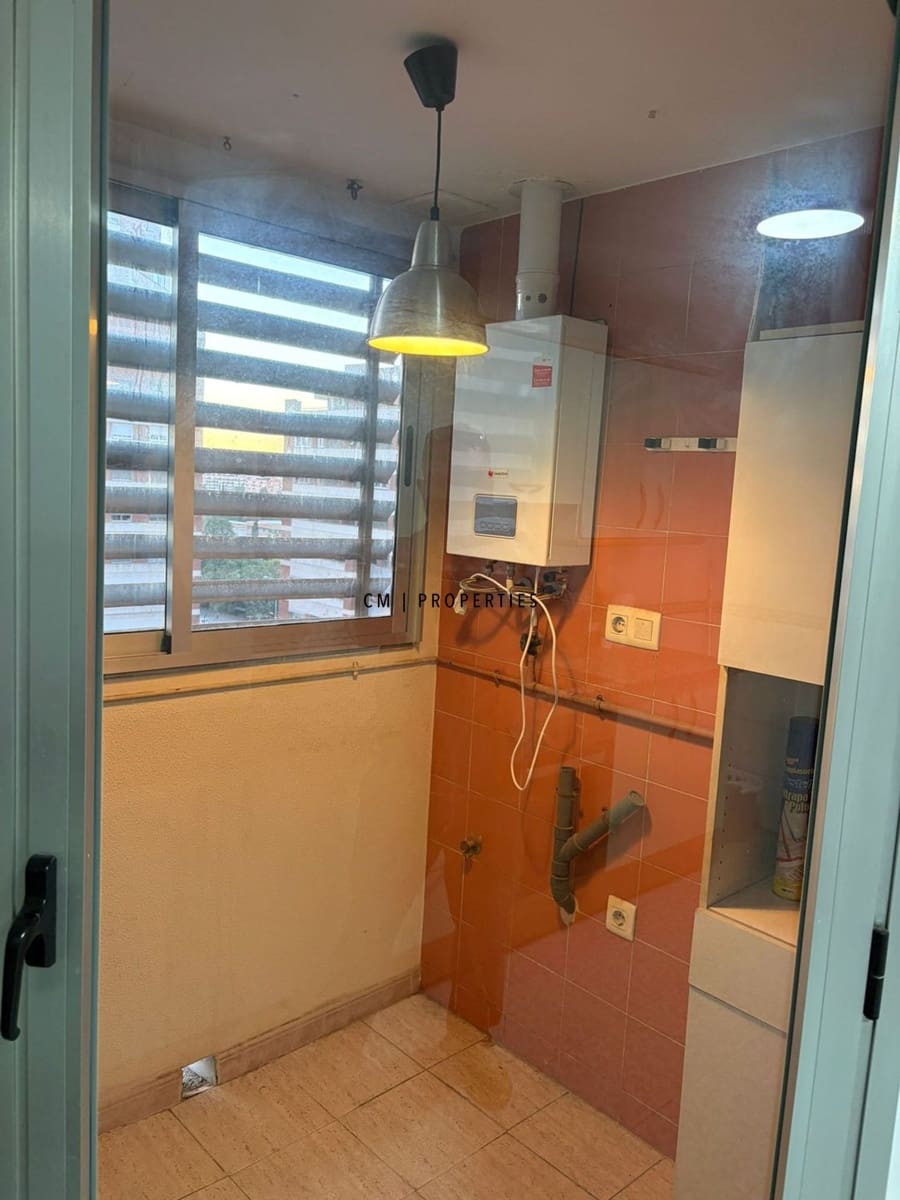 4 sypialnia Mieszkanie do wynajęcia w Miasto Walencja z basenem garażem - 1 600 € (Ref: 9403621)