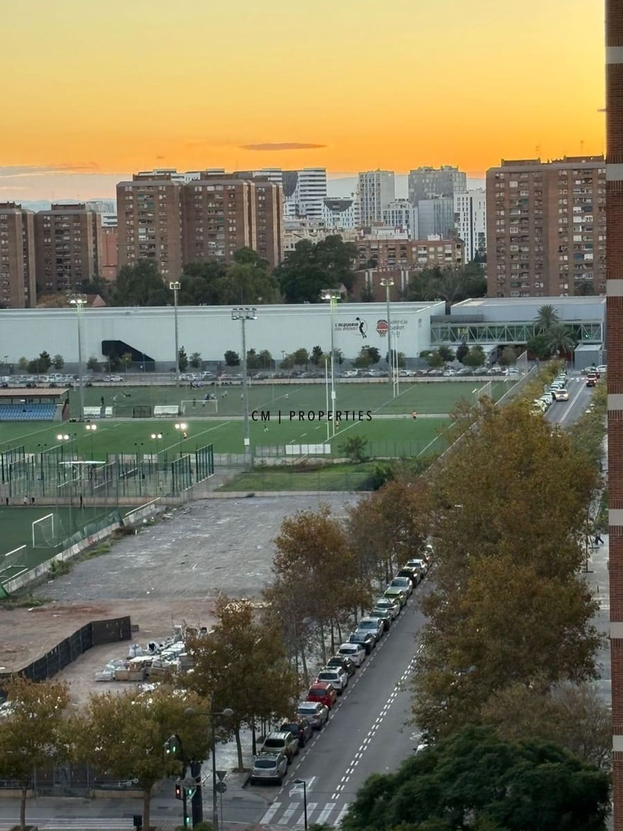 4 sypialnia Mieszkanie do wynajęcia w Miasto Walencja z basenem garażem - 1 600 € (Ref: 9403621)