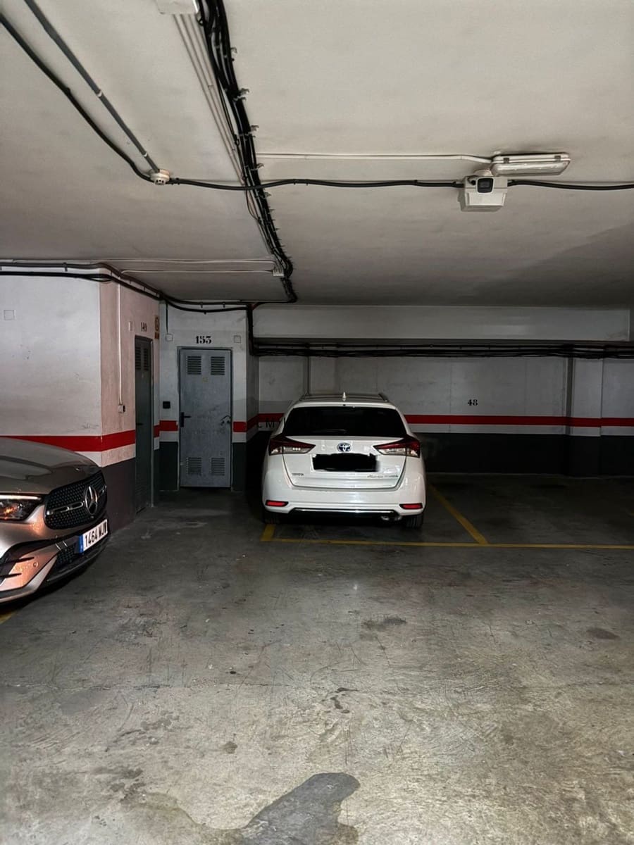 4 sypialnia Mieszkanie do wynajęcia w Miasto Walencja z basenem garażem - 1 600 € (Ref: 9403621)